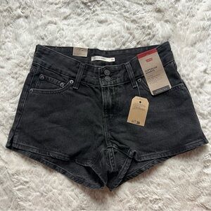 NWT Levi superlow shorts - black - size 26